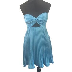 HELLO MOLLY BLUE PLISSE STRAPLESS MINI DRESS CUTOUT TWIST FRONT SIZE SMALL